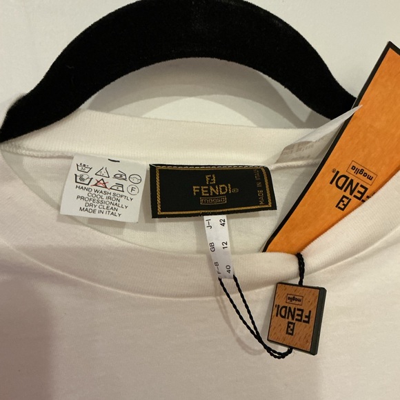 FENDI Vintage Big Logo Short Sleeve Tee Top New w Tags GB Size 12 Small (?) - Picture 10 of 16
